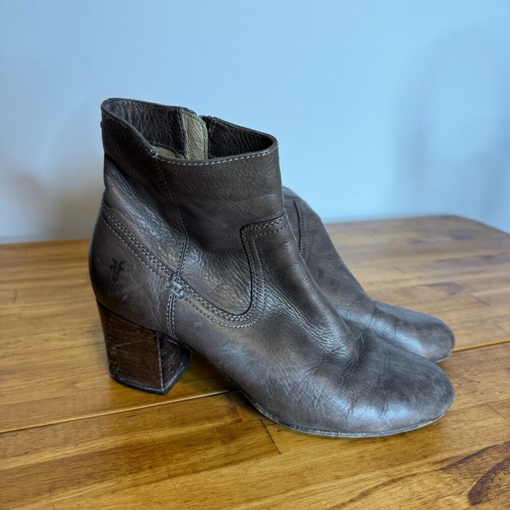 Frye Stella Zip Short Heeled Boots Taupe Brown Leather Size 8.5